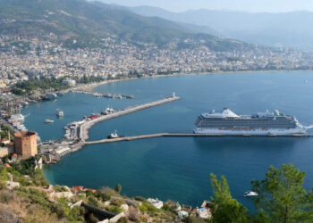 Ruslar konut için en çok Alanya'yı tercih etti