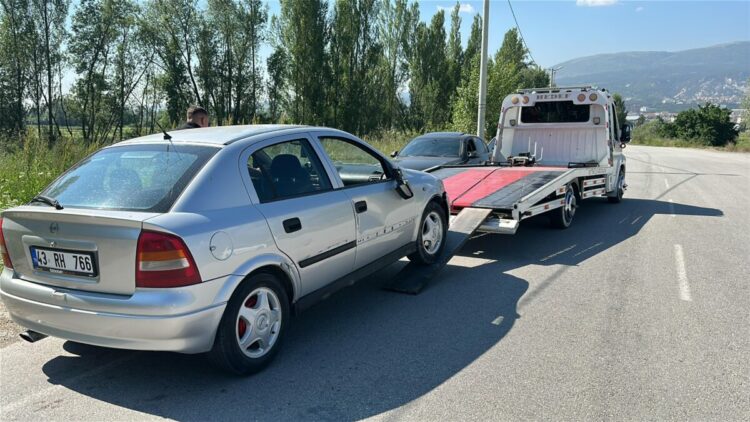 Otomobille çarpışan motosikletin sürücüsü ağır yaralandı