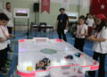 Teknoloji festivalinde öğrenciler, yaptıkları mini robotlarla yarıştı