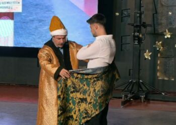 900 yıllık gelenekle mezun oldular