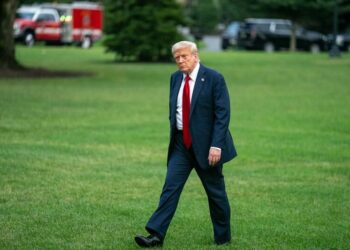 Trump: İran'ı çok sert vuracağız
