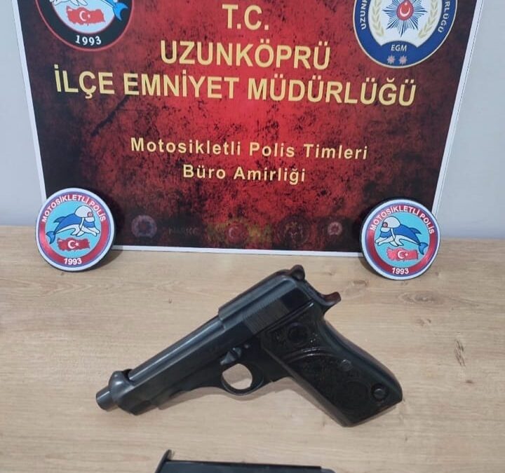 Ruhsatsız tabancayla yakalanan ehliyetsiz sürücüye 240 bin lira ceza