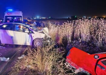 Mardin'de otomobiller çarpıştı: 1 ölü, 4 yaralı