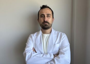 Kuşlarda 'gaga açma hastalığına' neden olan parazitler mercek altında