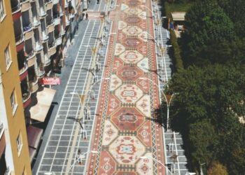 Mardin'de halı motifli cadde ilgi görüyor