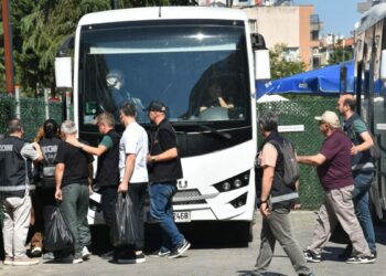 Ege Üniversitesi'nde yolsuzluk operasyonunda 41 şüpheli adliyede