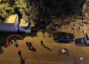 1 kişinin silahla yaralandığı kavga kamerada