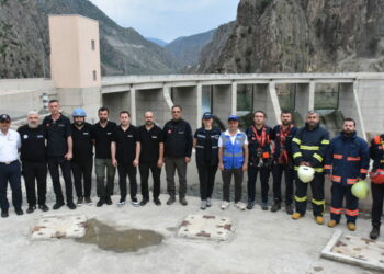 Artvin Barajı’nda tatbikat; türbinde mahsur kalan personel kurtarıldı