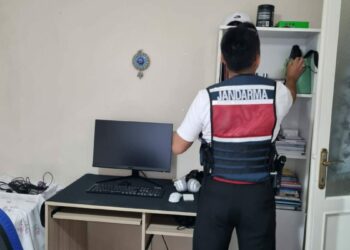 MİT kredi kartı şebekesini çökertti: 3 gözaltı