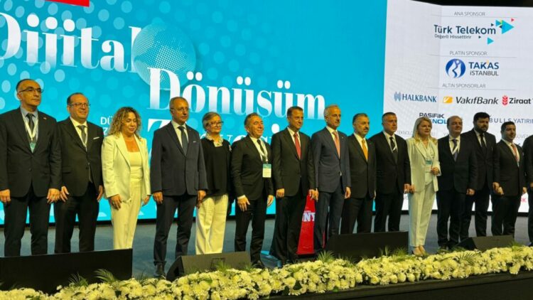 ‘Türkiye, teknoloji üretimi ve ihracatında da başa oynuyor’