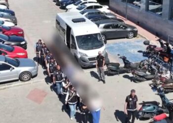 Kırklareli merkezli, sahte engelli raporu düzenleyen şüphelilere yönelik operasyonda 13 tutuklama