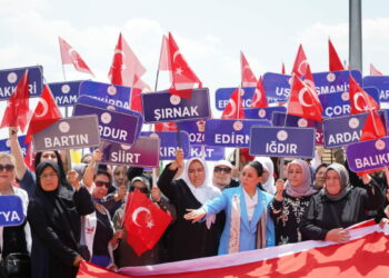 81 ilden gelen şehit aileleri Cudi Dağı’ndaki şehitliği ziyaret etti