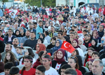 İzmir’de milli maç heyecanı