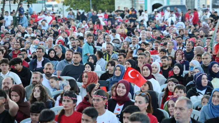 İzmir’de milli maç heyecanı