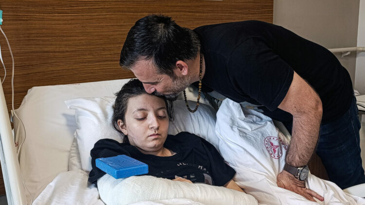 12’nci kattan düşüp ‘mucizevi şekilde’ kurtulan Ecrin, hayatını iyiliğe adayacak