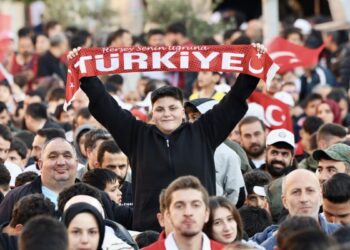 Sultanbeyli’de milli maç heyecanı