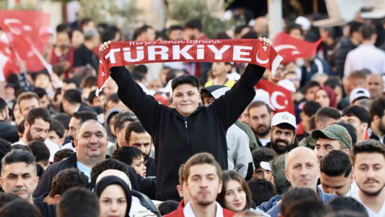 Sultanbeyli’de milli maç heyecanı