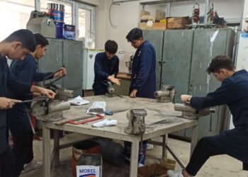 İskenderun Endüstri Meslek Lisesi’nde öğrenciler son teknoloji ile üretim yapıyor