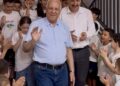 Osmaniye’de 44 yıllık sınıf öğretmeni, alkışlarla emekli oldu