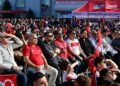 Bahçelievler’de binlerce kişi milli takıma destek için bir araya geldi