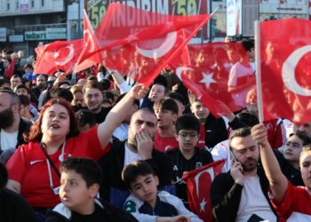 Bağcılar’da milli maç heyecanı