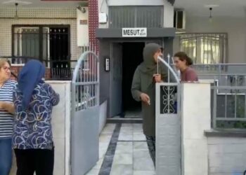Tartıştığı boşanma aşamasındaki eşini öldürdü, kızını yaraladı