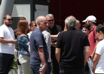 Esenyurt’ta 15 yıl süren inşaat projesinde dolandırıcılık iddiası; mağdurlardan açıklama: '3 senedir tapumuz var evimiz yok'
