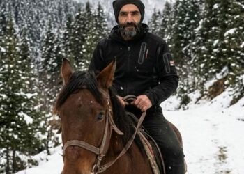 Çoruh Nehri’ne düşen otomobilde kaybolan baba-oğul aranıyor