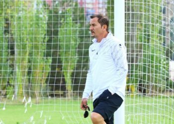 Ergün Penbe, Uşakspor'da kalıyor