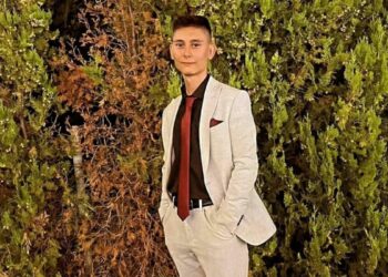 Hafif ticari araçla çarpışan motosikletin sürücüsü öldü