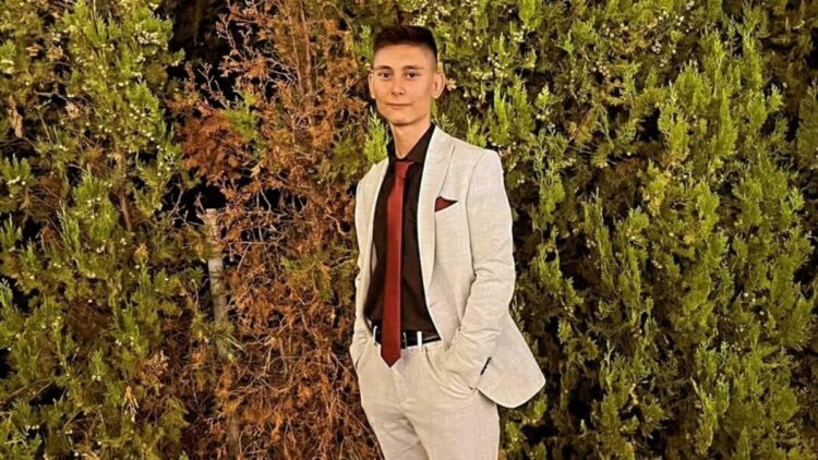 Hafif ticari araçla çarpışan motosikletin sürücüsü öldü