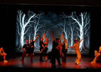 Üniversiteli gençlerin sahnelediği 'The Addams Family' izleyici ile buluşuyor