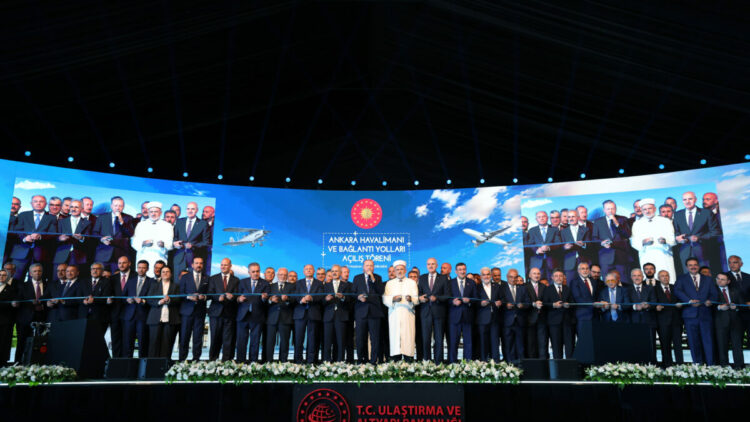 Cumhurbaşkanı Erdoğan: Türkiye, uluslararası diplomasinin de kalbinin attığı yer olmaya başlamıştır