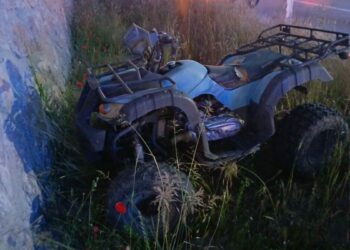 Arızalanan ATV'nin tamirine yardım ederken, otomobil çarptı: 1 yaralı