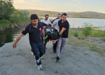 Şnorkel ve deniz gözlüğüyle girdiği Sapanca Gölü’nde boğuldu