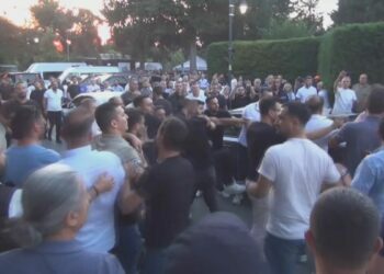Silivri Adliyesi'nin önünde arbede