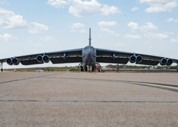ABD'de ‘B-52 Stratofortress’ uçağı düştü