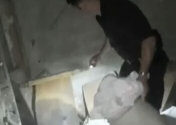 Kağıthane’de uyuşturucu deposuna çevrilen aile binasına baskın: 'Peçeteye sarıp yutuyoruz'