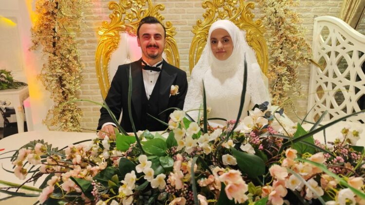 Film gibi hayatta mutlu son; ölümün kıyısından nikah masasına