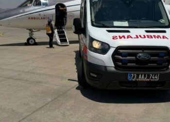Şırnak'ta kalp rahatsızlığı olan bebek, ambulans uçakla İstanbul'a sevk edildi