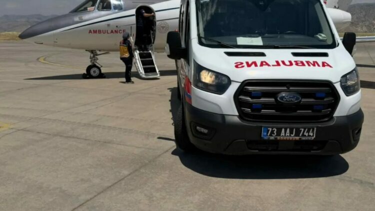 Şırnak'ta kalp rahatsızlığı olan bebek, ambulans uçakla İstanbul'a sevk edildi
