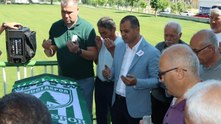 Muğlaspor'da Akın Çavaş'a veda