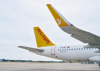 Pegasus, Londra Gatwick Havalimanı’na direkt uçuş başlattı