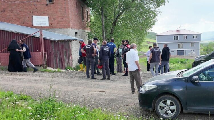 Sulama kanalına düşen 3 yaşındaki Yağız Ali, yaşam mücadelesi veriyor
