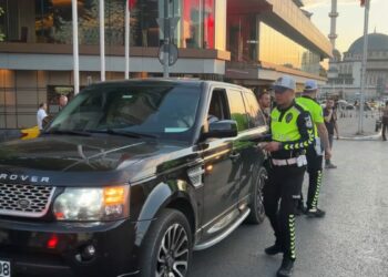 Taksim'de helikopter destekli 'Huzur İstanbul' denetimi