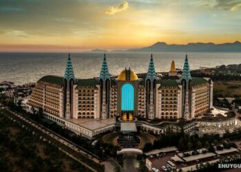 Alman Bild, Delphin Imperial’i Antalya’nın en iyi otelleri arasında gösterdi