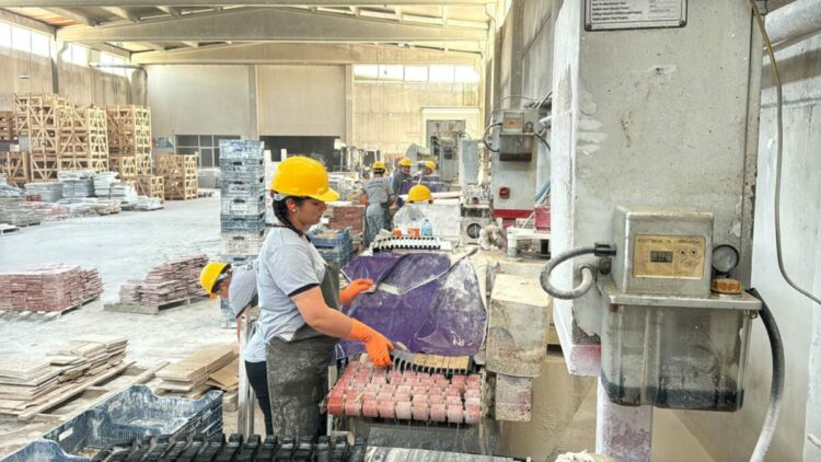 Mermer atıkları, kadınların elinde 2 milyon dolarlık ihracata dönüşüyor