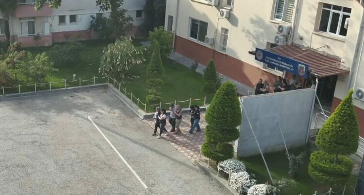 Usulsüz sağlık raporu düzenleyerek kamuyu 200 milyon TL zarara uğratmışlar; 4 tutuklama