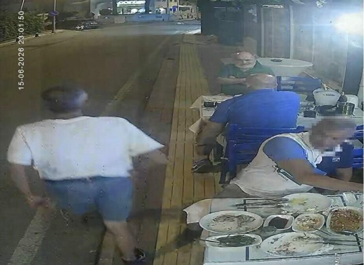 Bodrum'da 2 kişinin, hesabı ödemeden restorandan kaçtığı anlar kamerada
