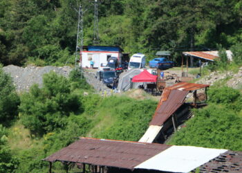 Kapatılan maden ocağında mahsur kalan işçiye ulaşma çalışmaları devam ediyor